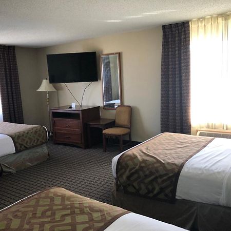 Regency Inn Geneseo Il I-80 Buitenkant foto